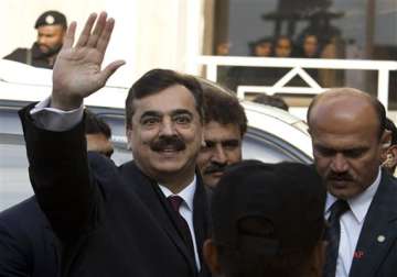 sc adjourns contempt hearing till feb 1 gilani gets breather