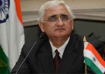 salman khurshid arrives in colombo for chogm summit