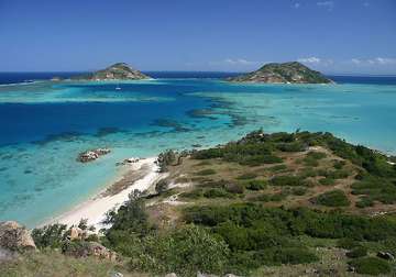 satellite data shows warming of great barrier reef