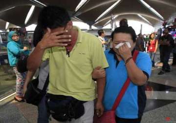 search continues for missing malaysian airliner