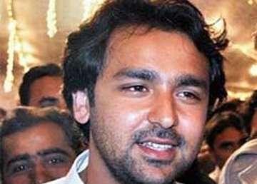 search warrant issued to facilitate arrest of former pak pm s son