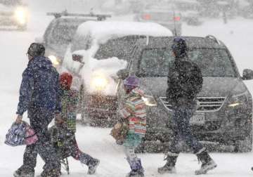 six dead as snowstorms hit us
