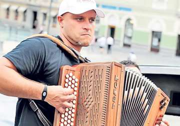 slovenian plays accordion for 35 hr 32 min sets world record