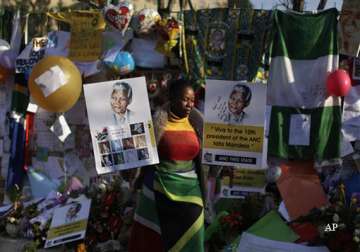 south african leader hopes mandela can leave hospital