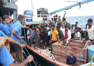 sri lanka arrests australia bound illegal migrants
