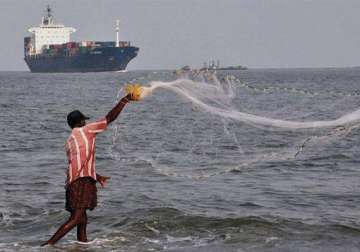 sri lanka fishermen urged not to stray into indian waters