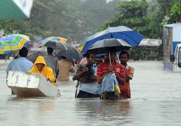 sri lanka storm kills 14 damages 1 500 homes