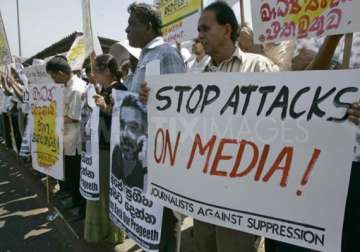sri lankan journalists protest media suppression