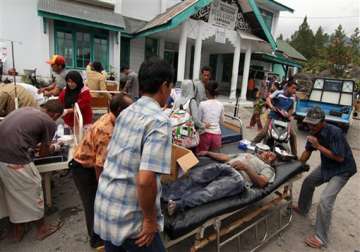 strong quake in indonesia s aceh province kills 22