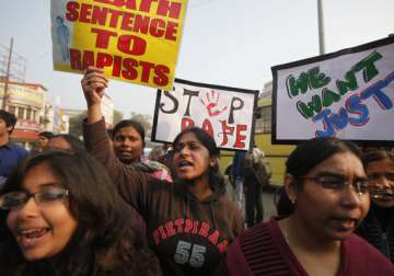 students in chicago hold vigil for delhi gang rape victim