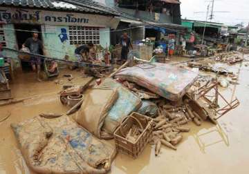 thailand floods death toll rises to 73