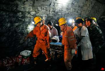 8 chinese miners rescued after 3 days underground