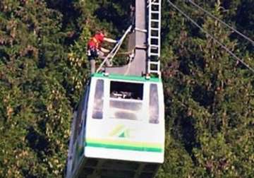 tourists trapped on german cable car for 17 hours