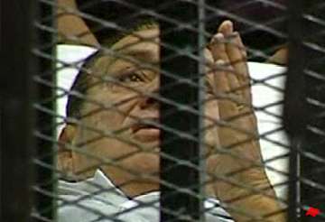 trial of mubarak resumes