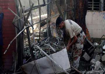 twin blasts kill 15 injure 25 in pakistan