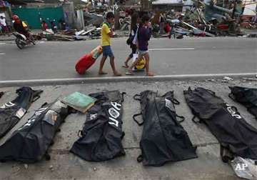 typhoon struck philippine city begins mass burial