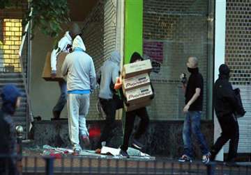 uk gangs thrive in august riots