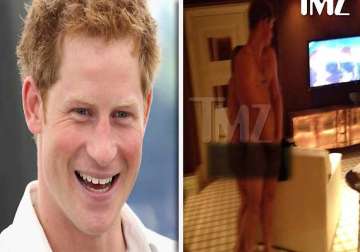 uk newspapers avoid publishing prince harry s naked photos