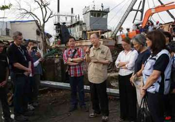 un chief visits typhoon hit philippine villages