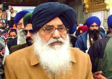 us sikh group offers 10 000 to anyone who sues badal