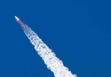us launches rocket carrying spy satellite
