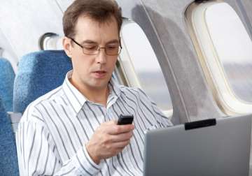 us relaxes rules for using portable devices inside planes