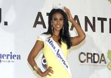 us teen suspended for asking miss america nina davuluri to prom