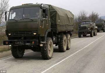 us warns russia over forcing convoy into ukraine