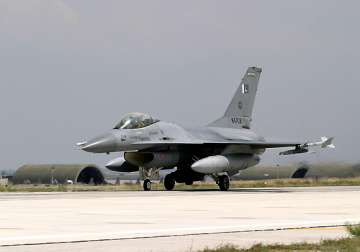 us delivers 3 f 16s to pakistan