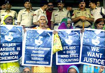 us court absolves union carbide of liability in bhopal tragedy
