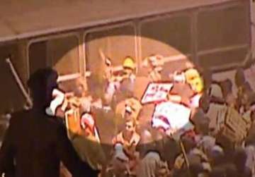 video shows how brutal mob lynched mubarak s men in cairo