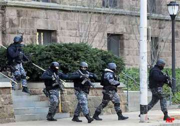 warning call appears to be hoax yale campus safe no gunman found police