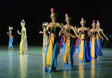 watch indonesian ramayana ballet in pics