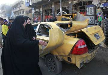 wave of bombings kill 72 in iraq