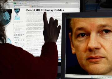 wikileaks accuses guardian journalist of divulging its secret password