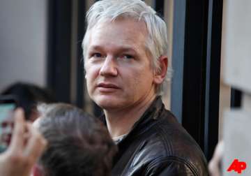 wikileaks defection reports false says assange