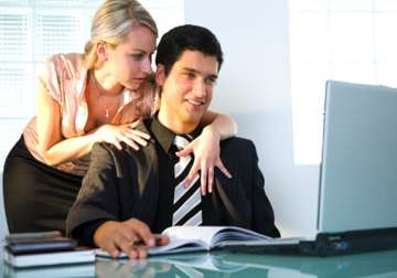 women who flirt at work more likeable but less trusted