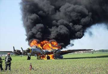 world war ii bomber crashes outside chicago