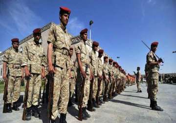 yemen s army recaptures base seized by al qaeda