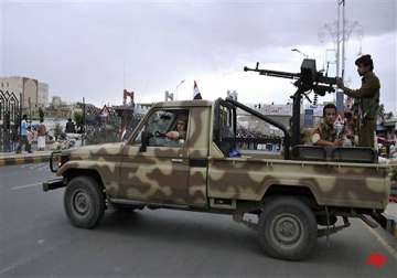 yemen republican guard unit defects to opposition