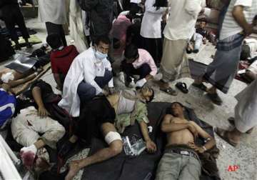 yemen security forces kill 26 protesters medics