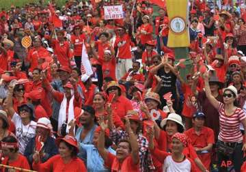 yingluck supporters warn of civil war if democracy stolen
