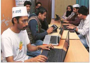 yogendra yadav s r day google hangout raises rs 18 lakhs
