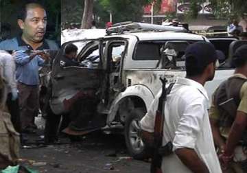 zardari s security officer among 4 killed in karachi blast