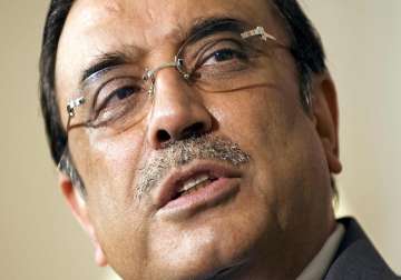 zardari to stay in pakistan after completing his term