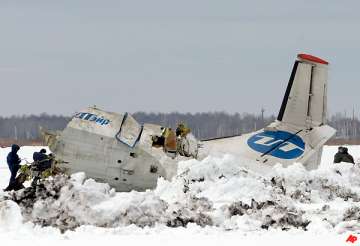 plane crash in siberia kills 31 of 43 on board