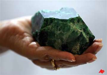 2.27 kg raw emerald goes on display for first time