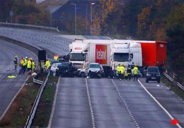 7 killed 51 injured as 34 vehicles collide in a fireball on m5 motorway in uk