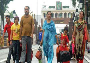 pak hindu pilgrims do not intend to return back from india