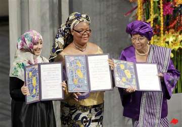 3 women accept nobel peace prize
